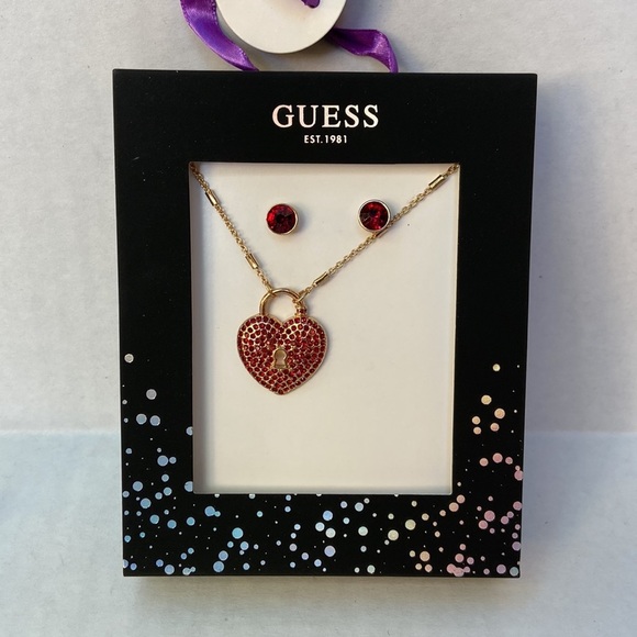 New GUESS 2-Pc. Set Heart Lock Pendant Necklace & Stone Stud Earrings - Picture 1 of 3